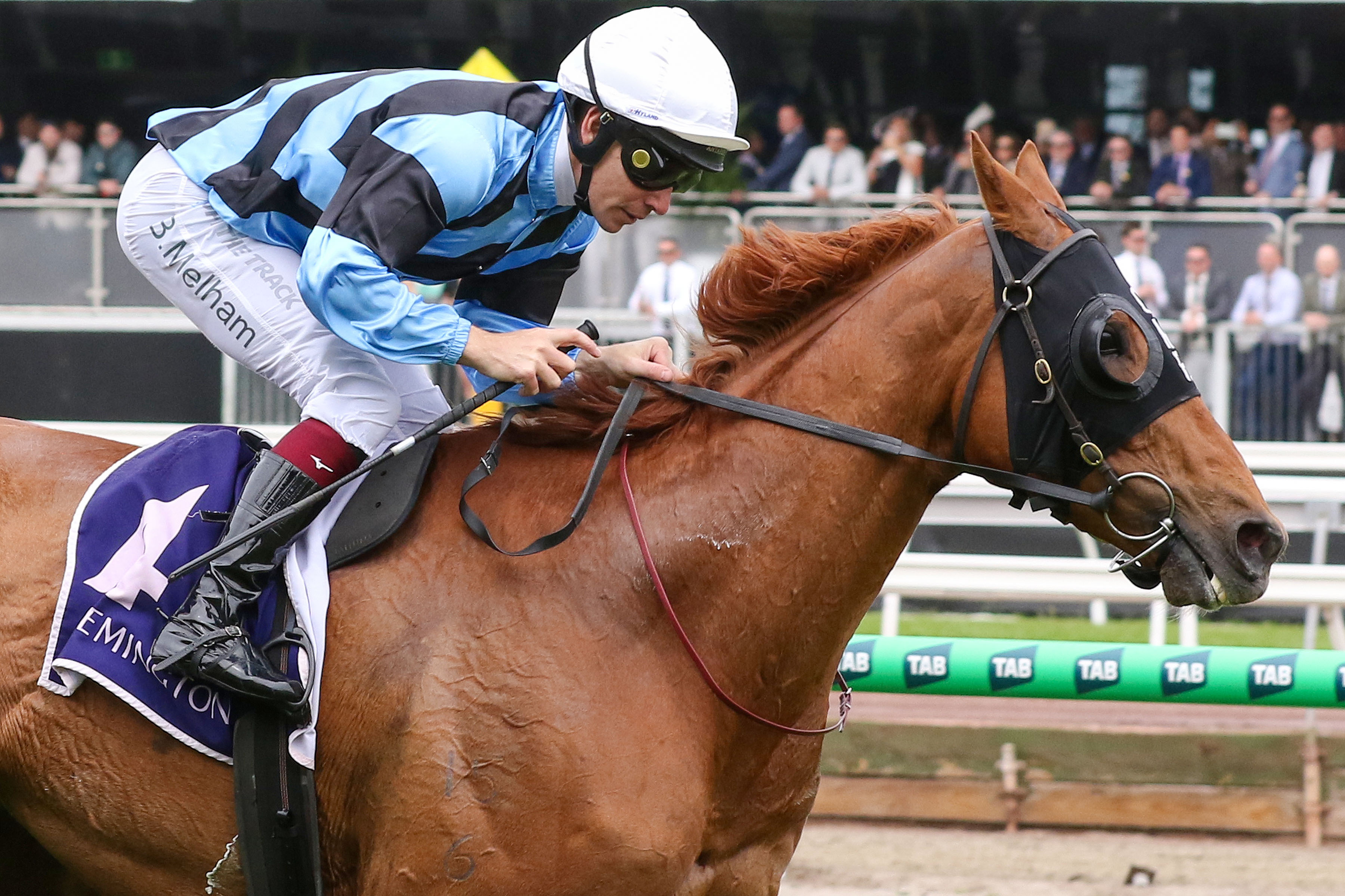 White Robe back in Cup fold with Smokin' Romans